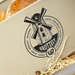 Stigby 2-in-1 Brotkasten Mit Schneidebrett Metallblech Bambus -Küche Zu Hause 10038107 yy 0004 logo