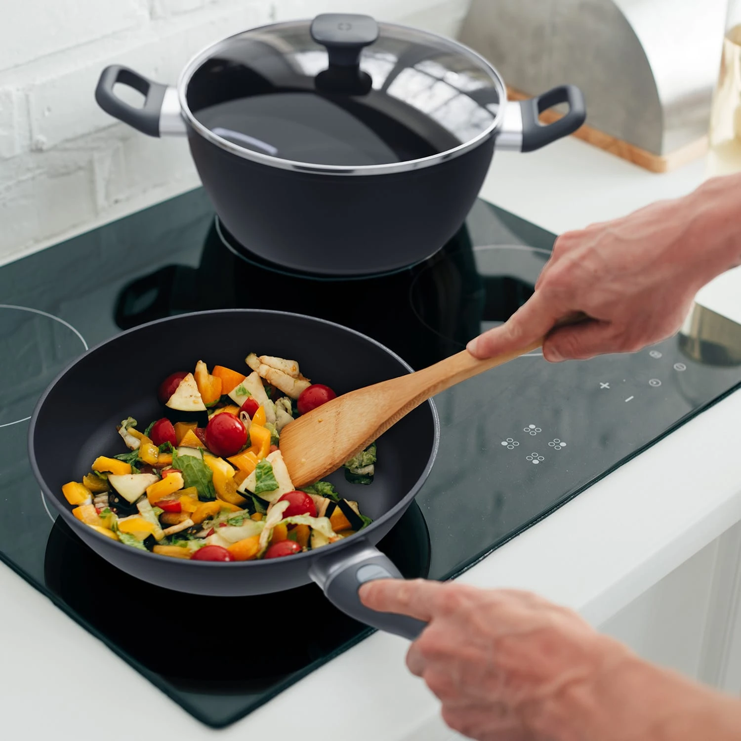 Noto Endurance Bratpfanne Ø20 Cm Geschmiedetes Aluminium Abnehmbarer Griff 3 Noto Endurance Bratpfanne Ø20 Cm Geschmiedetes Aluminium Abnehmbarer Griff – Bild 3